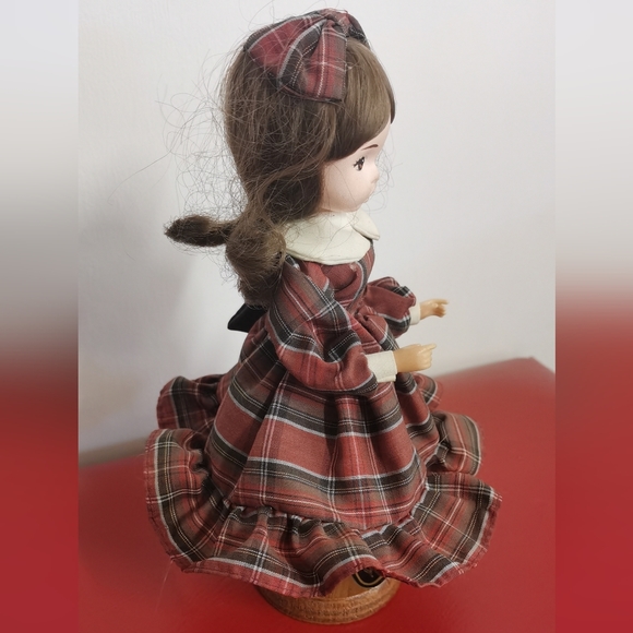 VINTAGE BRADLEY DOLLS ~ 9" COLLECTOR DOLL ~ BIG EYE DOLL ~ MISS SEPTEMBER DOLL - Picture 4 of 11